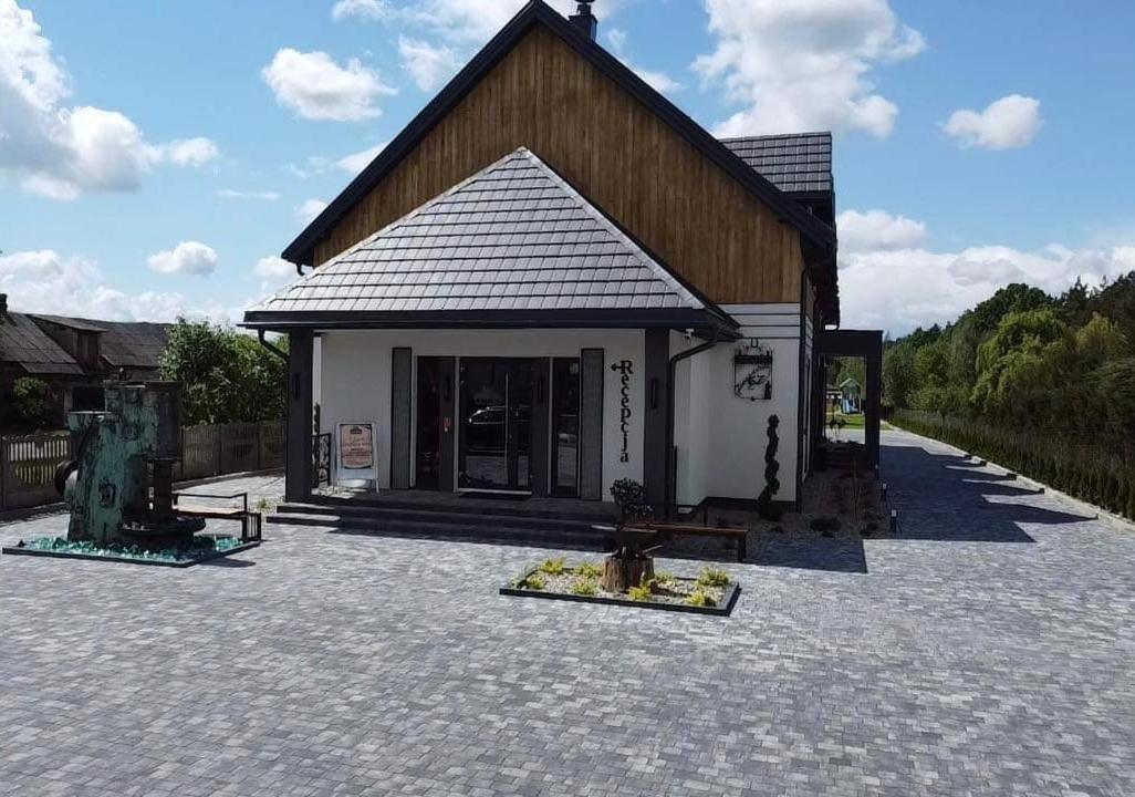 Отель Stara Kuznia Лукув Экстерьер фото